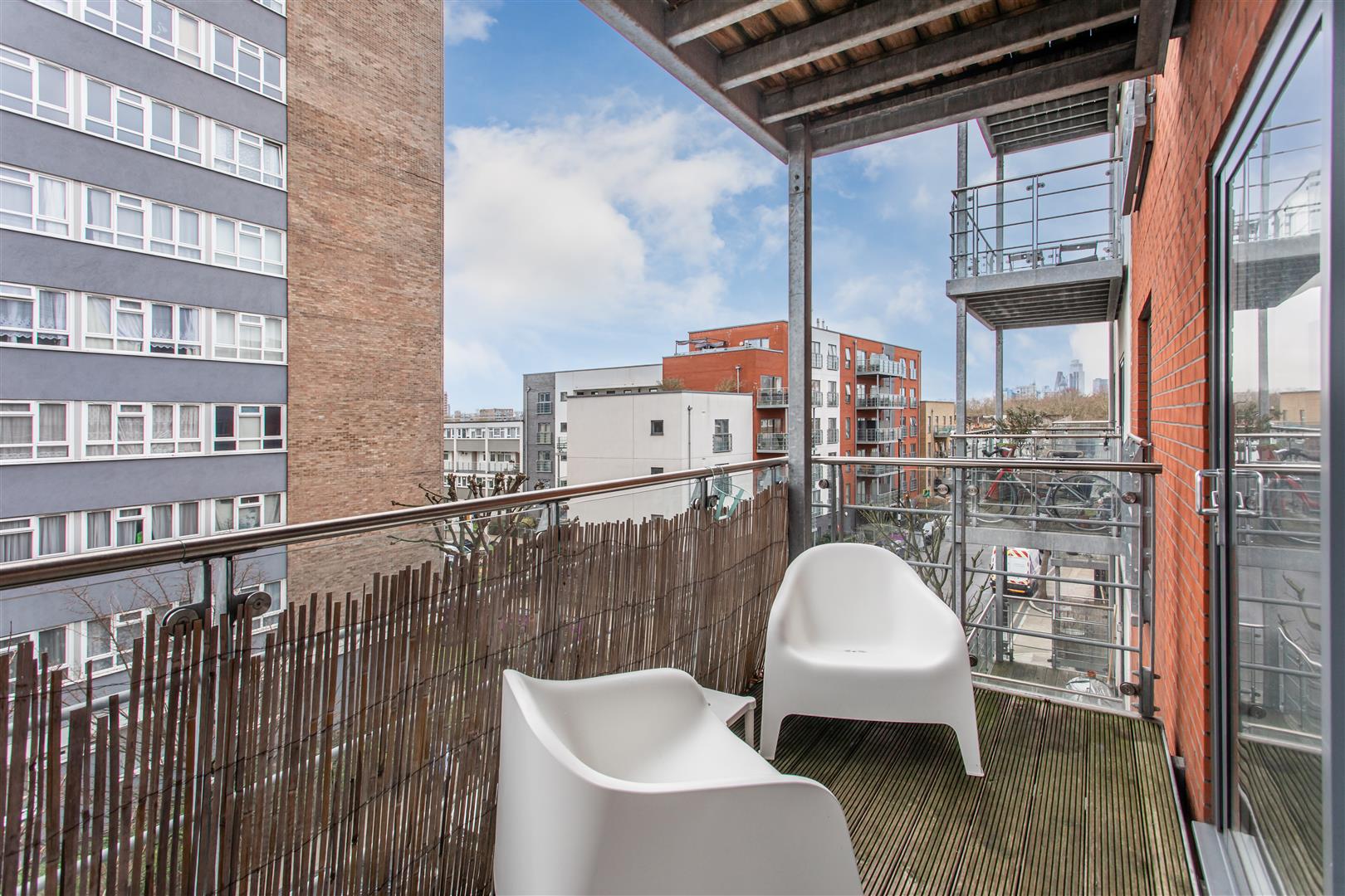 2 bed property in Blackett Apartments, Mile End